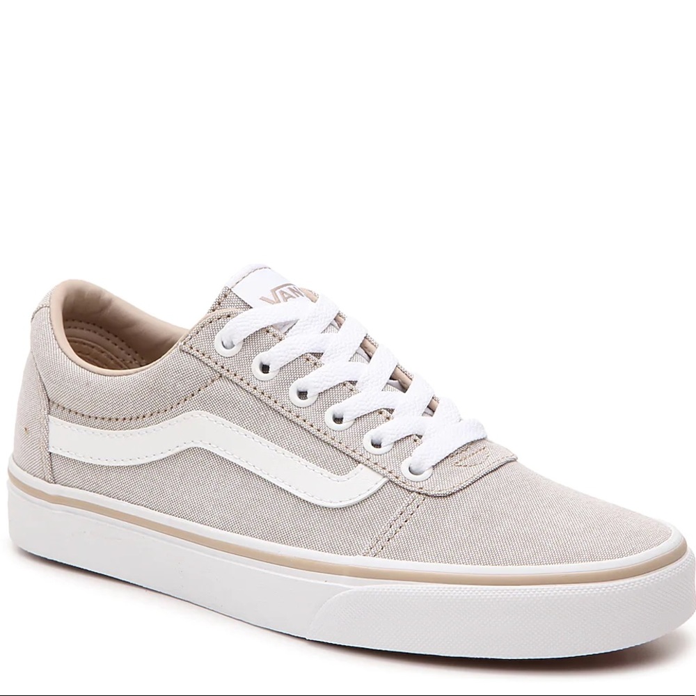 VANS Ward Sneaker Women’s 8